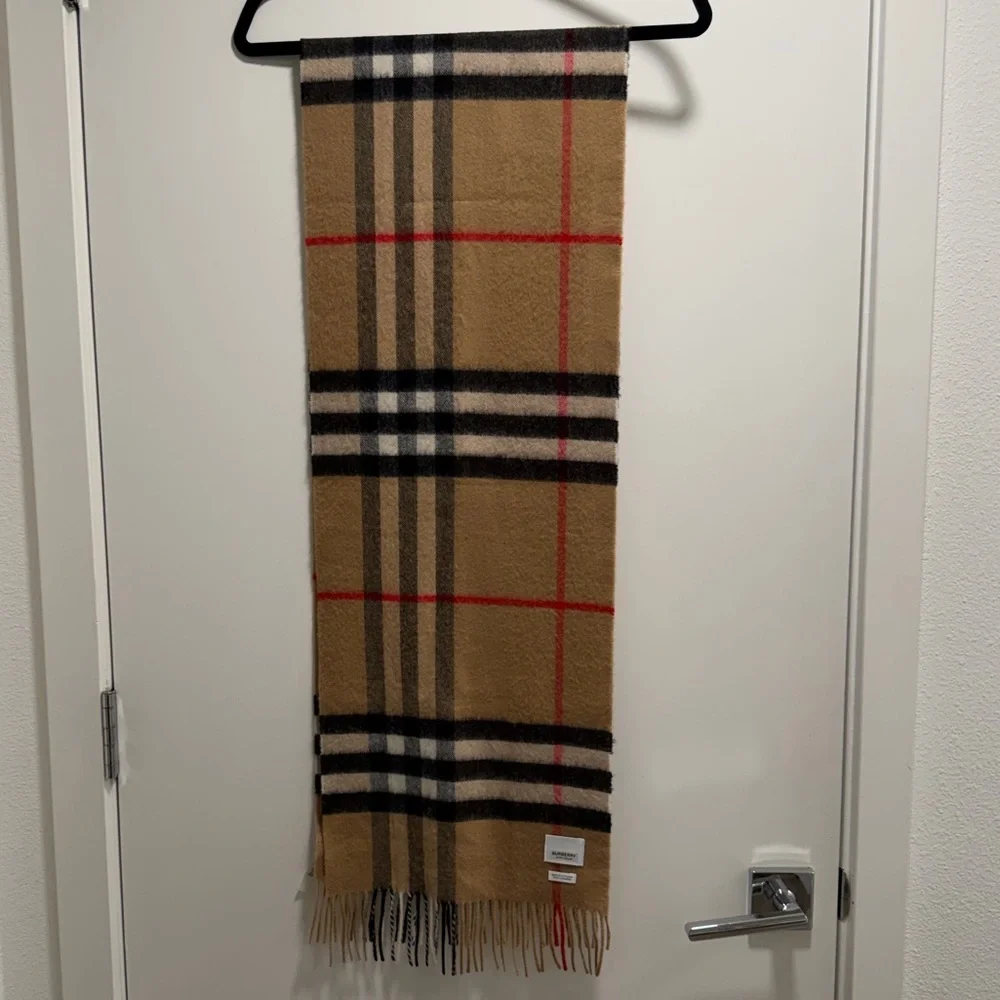 Burberry 100% Check Cashmere Scarf
